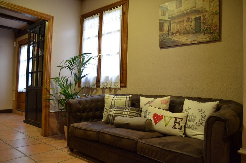 Hostal Ameztia Doneztebe Екстер'єр фото